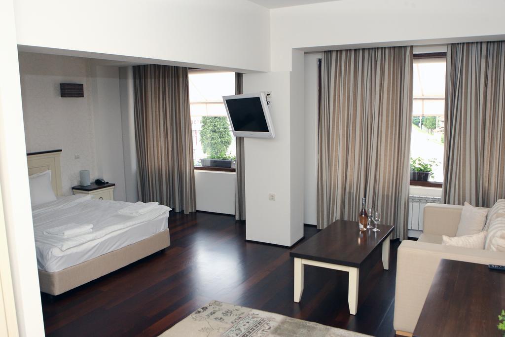 Hotel Par Avion Apriltsi  Esterno foto